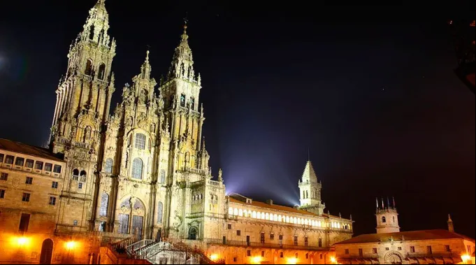 SantiagoDeCompostelaEspana_WikipediaCC-BY-SA-3.0_040116.jpg ?? 