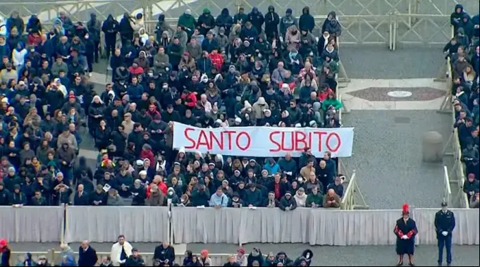 Santo-Subito-Benedicto-XVI-Vatican-Media-05012023.jpg ?? 