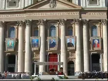 Imagens dos sete novos santos canonizados hoje pelo Papa Francisco