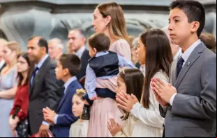 Família na missa