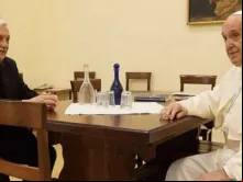 Pe. Arturo Sosa, Prepósito Geral dos Jesuítas e o Papa Francisco. Crédito: Robert Bellecer SJ