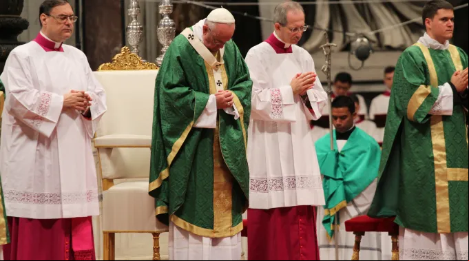 SynodMass041015_MarthaCalderon_52.jpg ?? 