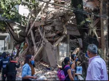 Um edifício que desabou após o terremoto no México.