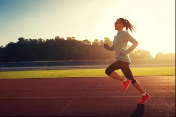 Track_girls_shutterstock_lzf.jpg