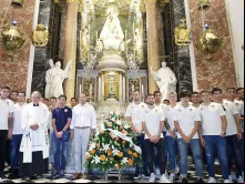 Valencia F.C. realizou uma oferta de flores a Nossa Senhora dos Desamparados. Crédito: ArchiValencia