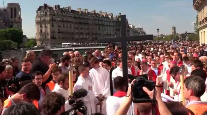 ViaCrucisParis-DiocesisParisTwitter-19042019.jpg ?? 