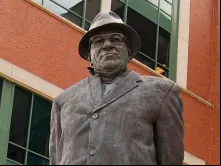 Estátua de Vince Lombardi