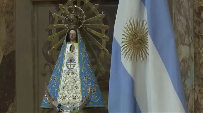 Virgen-de-Lujan-Bandera-Argentina_-Captura-Youtube_25052020_1.jpg ?? 