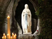 Nossa Senhora de Lourdes. Crédito: Elise Harris