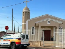 Igreja da Sagrada Família, em Monte Carmelo