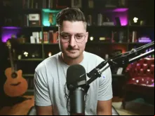 Cameron Bertuzzi no vídeo de seu canal "Capturing Christianity" no qual anuncia sua conversão à fé católica