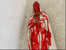 Imagem de Nossa Senhora vandalizada na capela são José, em Madureira (RJ).
