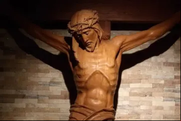 crucifijo_emilianoArruabrrenasdb_cathopic_230602.jpg