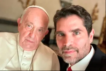 eduardo-verastegui-papa-francisco-sound-of-freedom-26082023.jpg