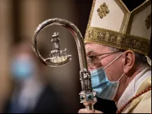O cardeal Pietro Parolin celebra uma ordenação em 2020