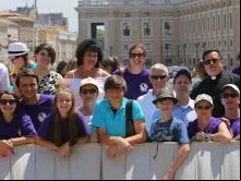 Imagem ilustrativa dos jovens no Vaticano.