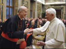  Cardeal Tarcisio Bertone junto a Bento XVI