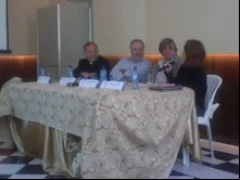 Participantes da mesa de debate: (da esq. para dir.: Pe. Marcio Queiroz, Miguel Pereira, Carlos Pedrosa e Denise Sobrinho).