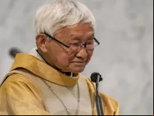 O cardeal Joseph Zen prega durante uma missa na Igreja da Santa Cruz em 24 de maio de 2022, em Hong Kong, China.